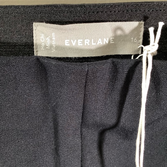 Everlane The Curvy Side Zip Work Pant in Black - Picture 4 of 6